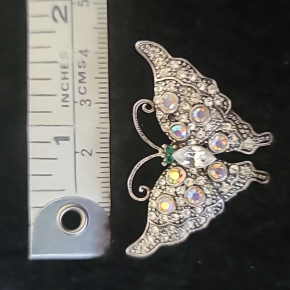 Beautiful Silver Rhinestone Butterfly Brooch - Picture 3 of 3